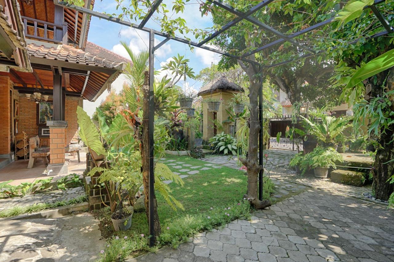Katang - Katang Guest House Denpasar Extérieur photo