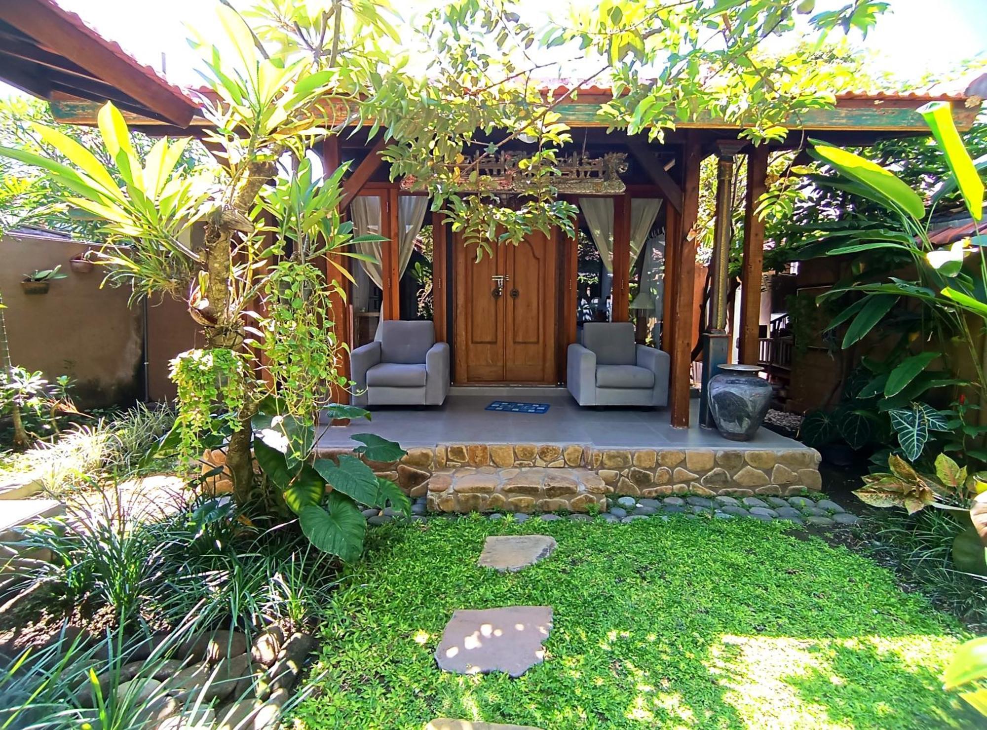 Katang - Katang Guest House Denpasar Extérieur photo