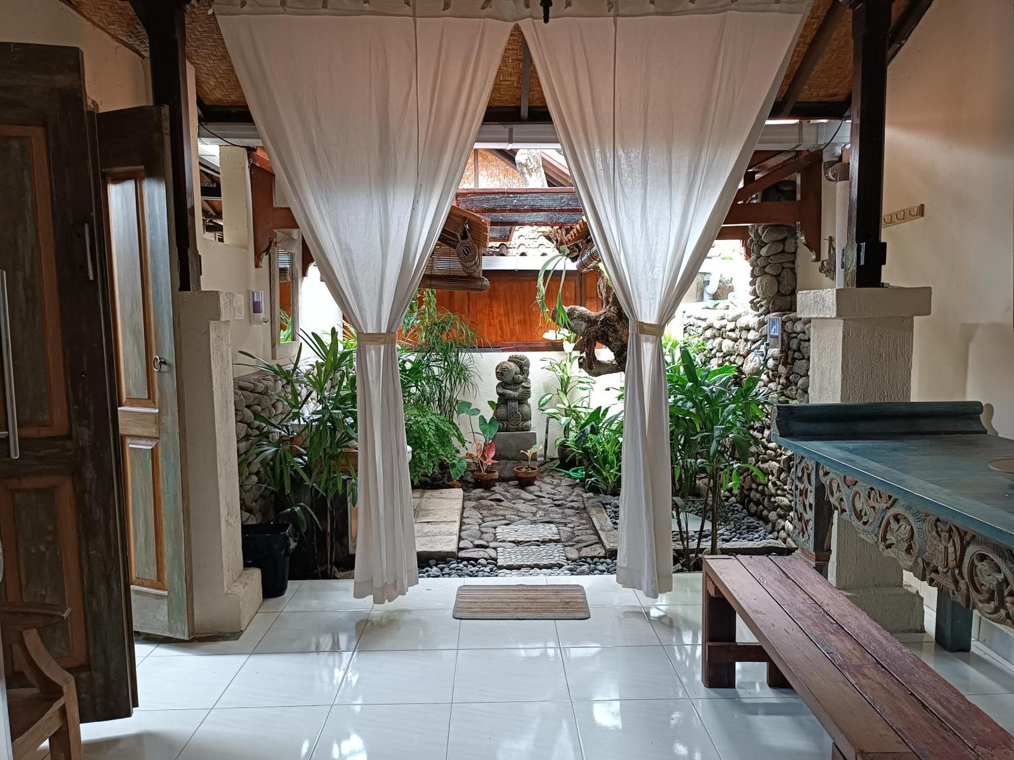 Katang - Katang Guest House Denpasar Extérieur photo