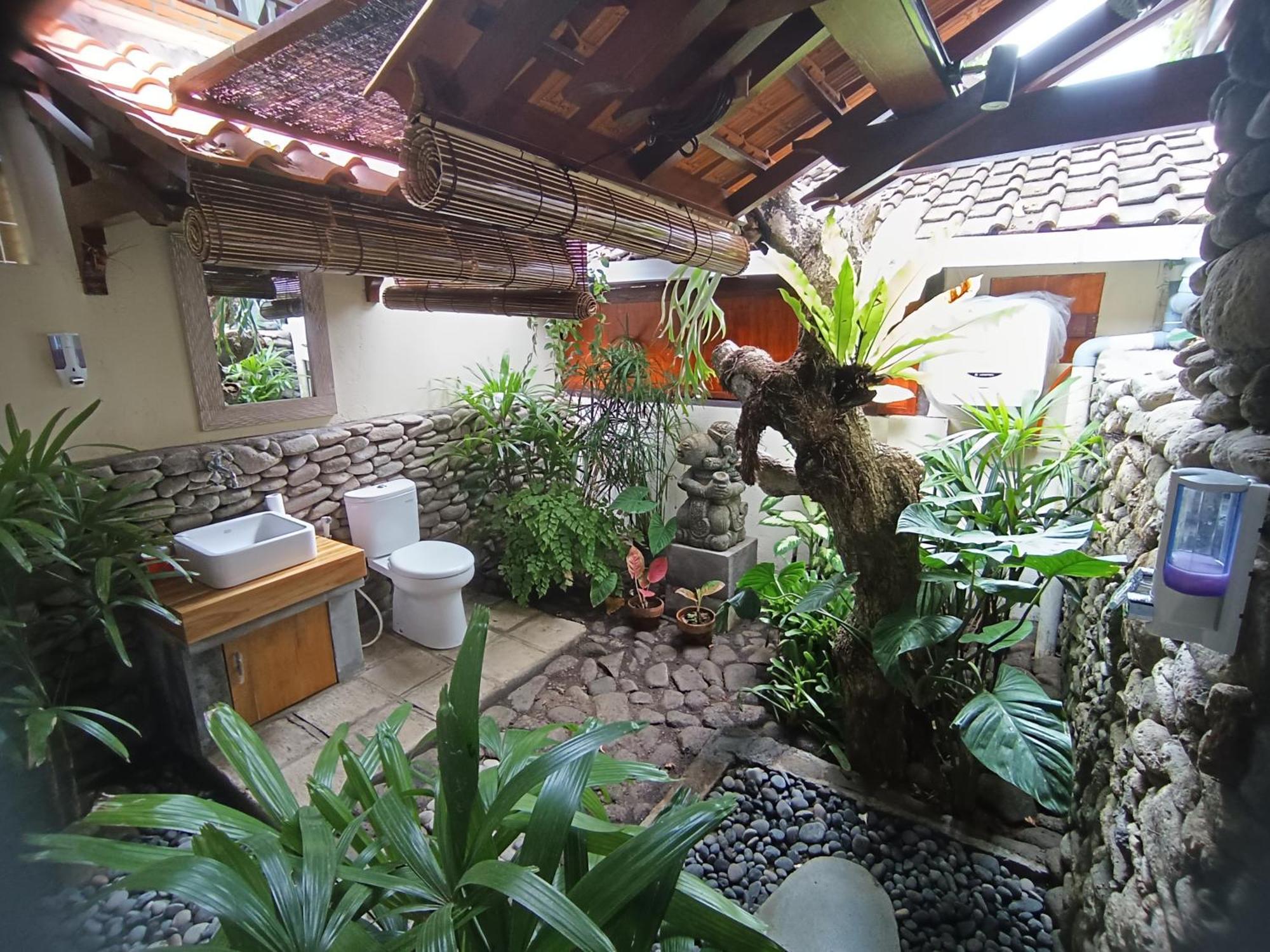 Katang - Katang Guest House Denpasar Extérieur photo